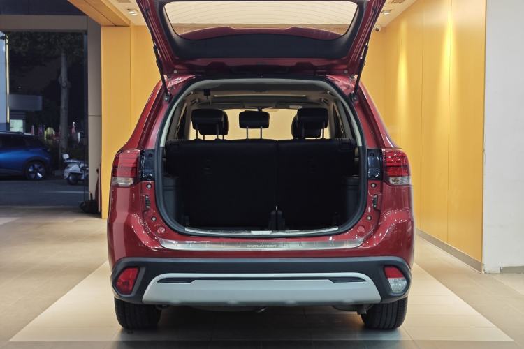 Used Mitsubishi Outlander 2019 2.0L Two-Wheel Drive Comfort Edition 5 Seats China V Standard