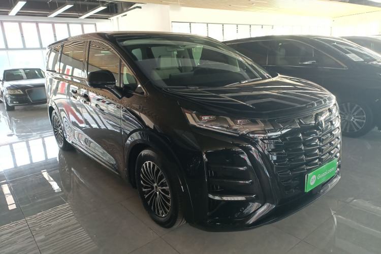 Used Denza D9 2024 DM-i 1050 Luxury Model
