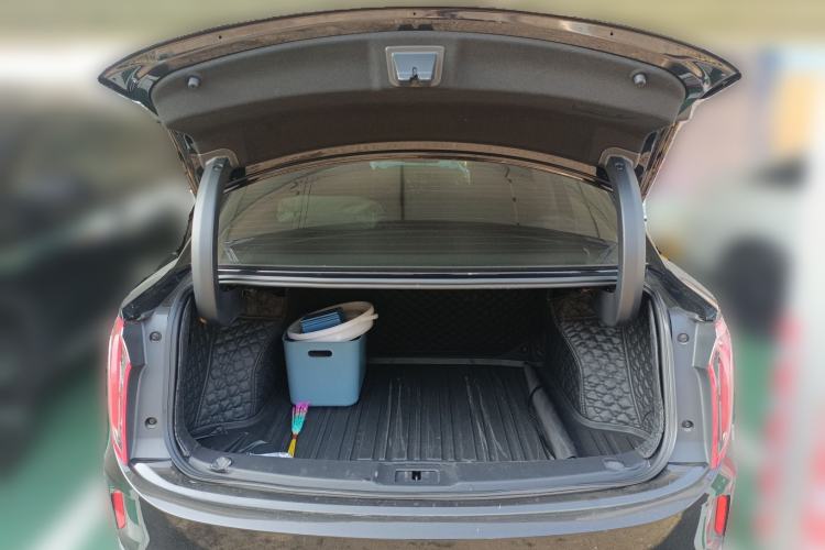 Used Hongqi E-QM5 2022 431 km Charge & Enjoy Edition Trunk