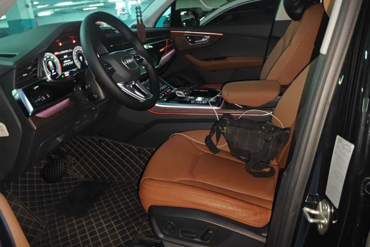 Used Audi Q7 2022 55 TFSI quattro S line Sport model
