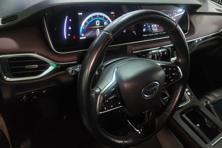 Used GAC Trumpchi M6 2021 270T DCT Elite Edition (7-seater) Center Console