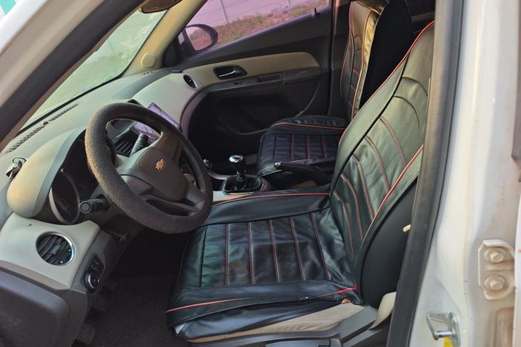 Used Chevrolet Cruze 2015 1.5L Classic SL MT Left Front Seat