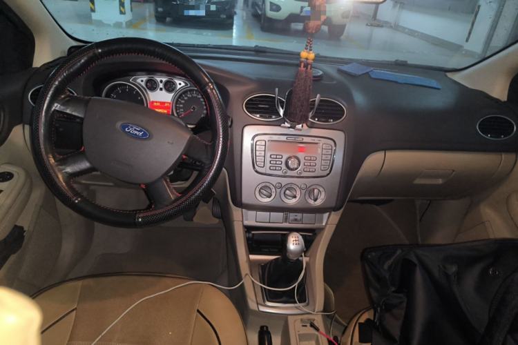 Used Ford Focus 2013 Sedan Classic 1.8L Manual Base Model