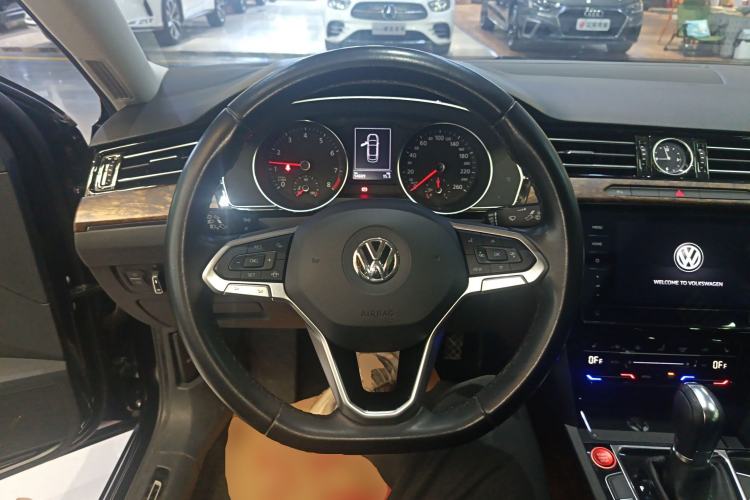 Used Volkswagen Magotan 2020 330TSI DSG Leading Model Steering Wheel