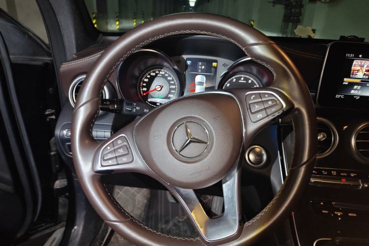 Used Mercedes-Benz GLC 2018 Facelift GLC 260 4MATIC Luxury Edition
