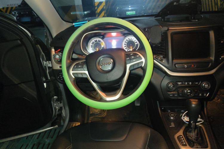 Used Jeep Cherokee 2016 2.4L Professional Smart Version