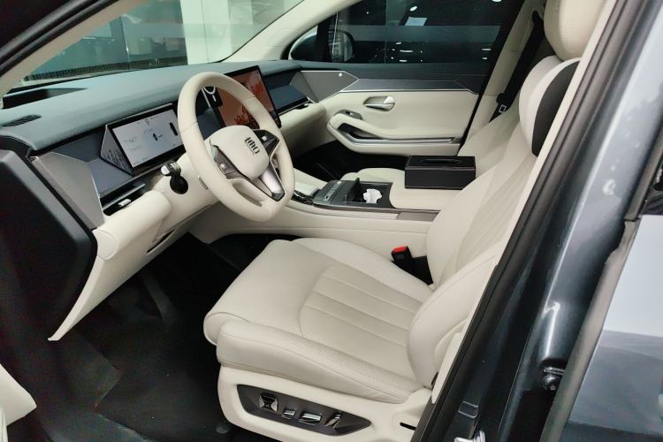 Used BYD Tang L 2025 DM 175KM Drone Player Edition Left Front Seat