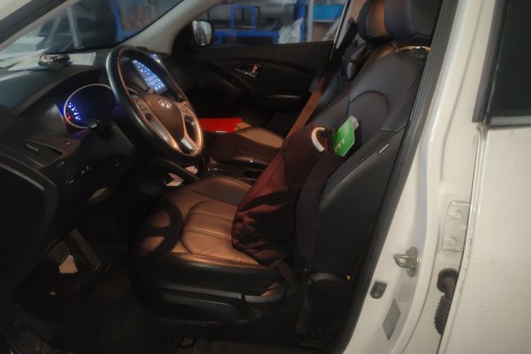 Used Hyundai ix35 2015 2.0L Automatic 2WD Smart Type China IV