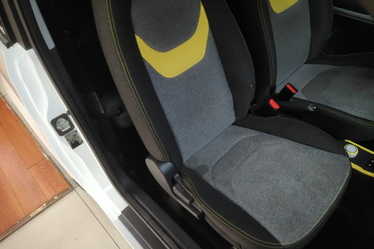 Used Chery QQ Ice Cream 2022 170km Sundae Phosphate Lithium-Ion Right Front Seat