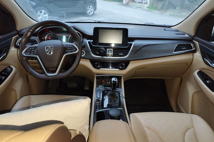 Used Baojun 730 2017 1.8L iAMT Prestige Version 7 Seats
