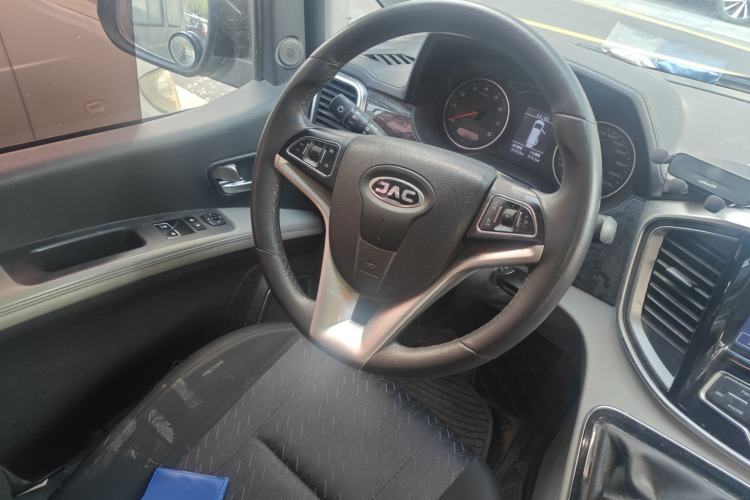 Used JAC Refine M4 2016 2.0L Manual Luxury Version
