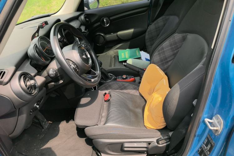 Used MINI 2015 1.5T COOPER Fun Five-Door Edition
