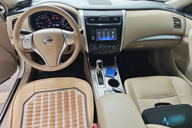 Used Nissan Teana 2016 2.0L XL Comfort Edition Center Console