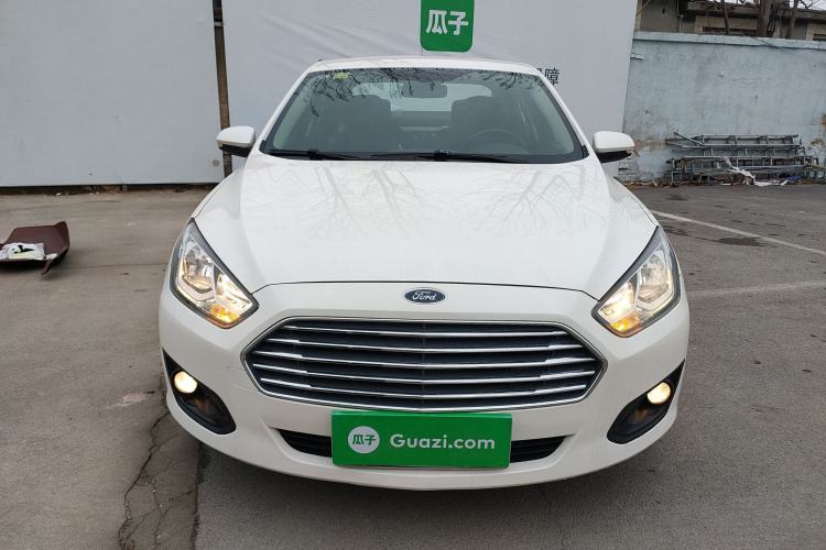 Used Ford Escort 2015 1.5L Manual Comfort Model
