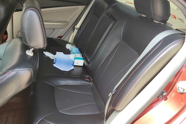 Used Bestune B50 2013 1.6L automatic luxury version Left Rear Seat