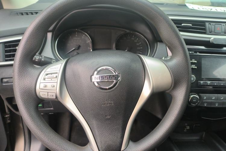 Used Nissan Qashqai 2016 2.0L CVT Elite Edition Steering Wheel