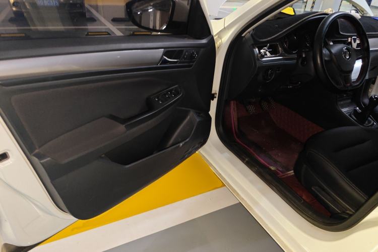 Used Volkswagen Bora 2018 1.5L Manual Fashion Model Driver Seat