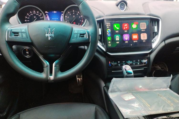 Used Maserati Ghibli 2014 3.0T Standard Edition Center Console