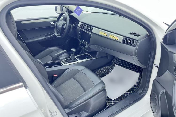 Used Qoros 3 2016 Sedan 1.6L Automatic Zhiyue Model