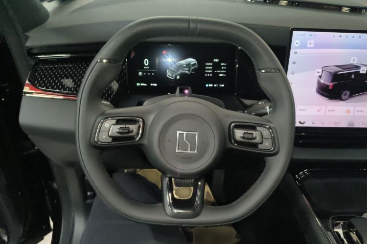 Used Zeekr 009 2024 7-Seater Walk-Through Version Four-Wheel Drive 108 kWh
