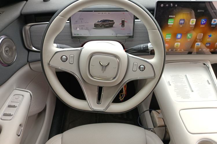 Used VOYAH COURAGE 2025 Model Rear-Drive Qiankun Edition Steering Wheel