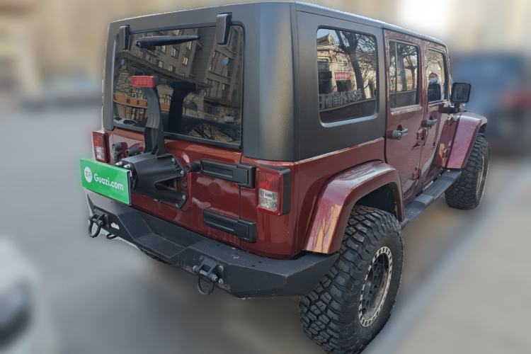 Used Jeep Wrangler 2010 3.8L Sahara Four-Door Edition
