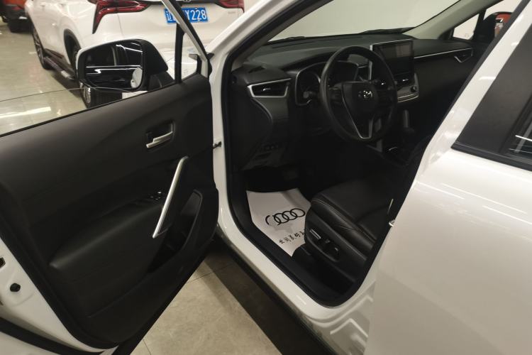 Used Toyota FRONTLANDER 2022 2.0L CVT Luxury PLUS Edition Driver Seat