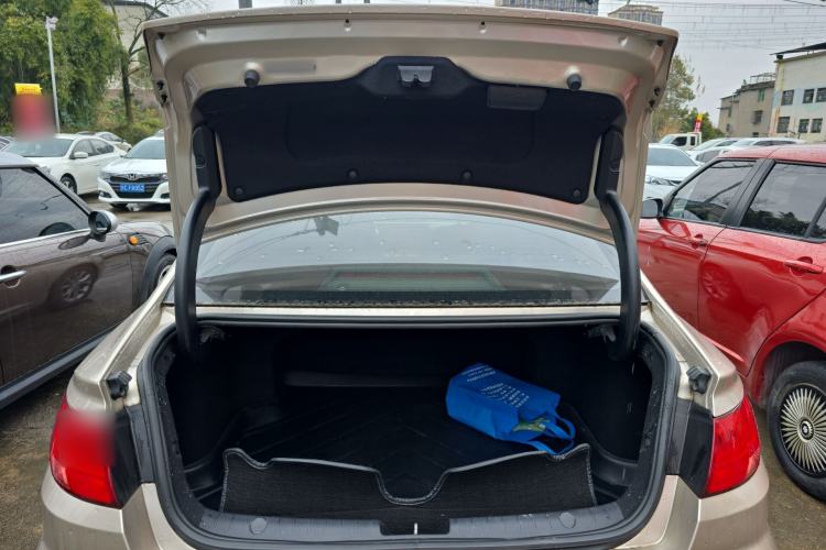 Used Geely Auto Emgrand GL 2017 1.8L Manual Elite Model
