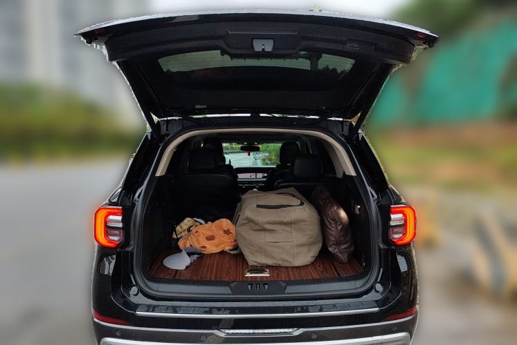 Used Ford Explorer 2023 EcoBoost 285 Four-Wheel Drive Titanium Edition 6 Seats Trunk