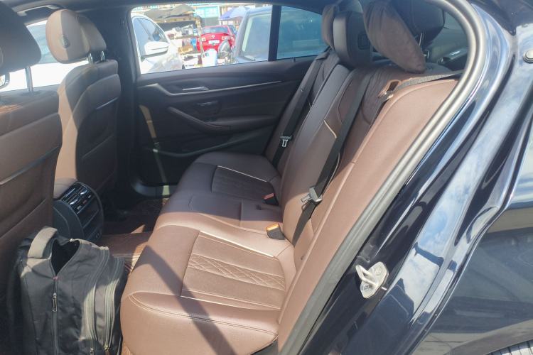 Used BMW 5 Series 2022 Restyled 530Li Leading Edition M Sport Package Left Rear Seat