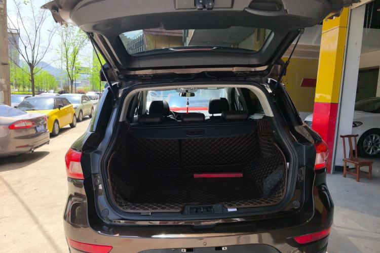 Used GAC Trumpchi GS4 2017 235T Automatic Two-Wheel Drive Elite Edition Trunk