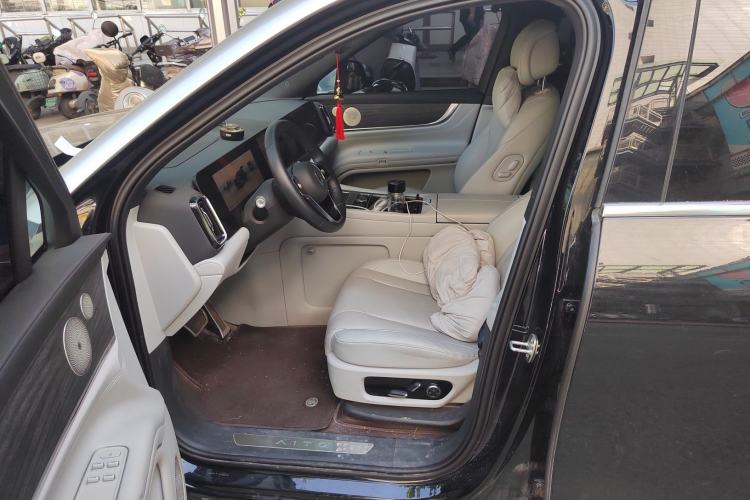 Used Hima AITO M9 2024 All-Electric Max Version 100 kWh 6-Seater Left Front Seat