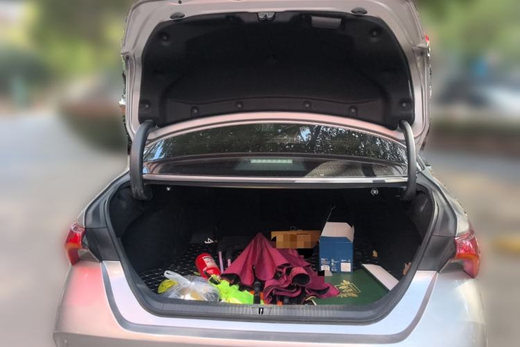 Used Toyota Avalon 2019 Dual-Engine 2.5L Luxury Edition China VI Standard
