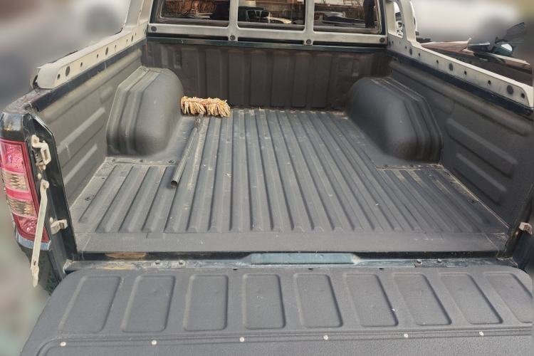 Used JMC Baodian 2018 2.9T New Value-Packed Two-Wheel-Drive Diesel Comfort Version with Standard Cargo Bed – JX4D30B5L