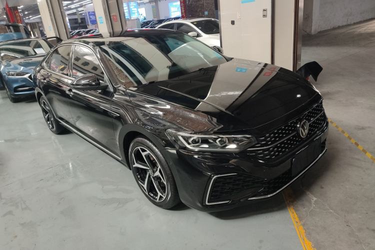 Used Volkswagen Passat 2023 Restyled 330TSI Starry Luxury Edition Exterior 1