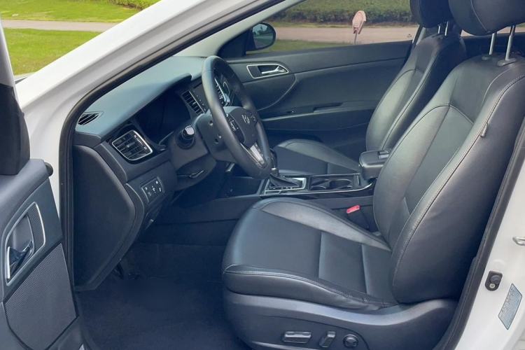 Used Hyundai Mistra 2016 1.8L Automatic Deluxe DLX Model Interior 2