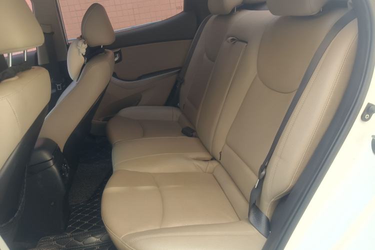 Used Hyundai Elantra (5th Generation / Langdong) 2015 1.6L Automatic Luxury Model
