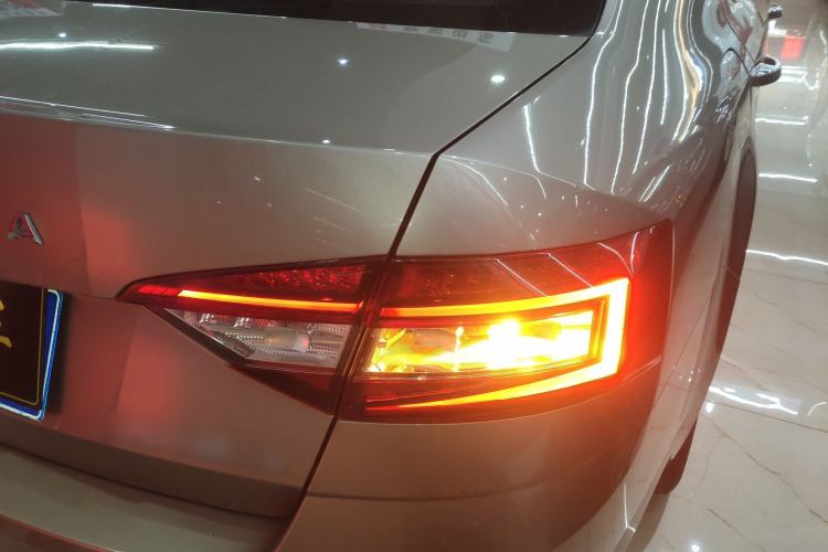 Used Skoda Octavia 2019 1.5L Automatic Smart Drive Luxury Edition China VI Standard