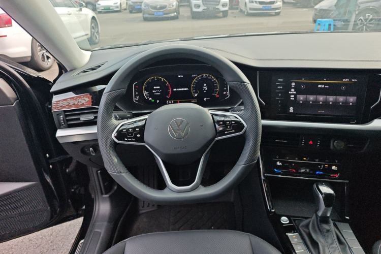 Used Volkswagen Passat 2024 380TSI Elite Edition Steering Wheel