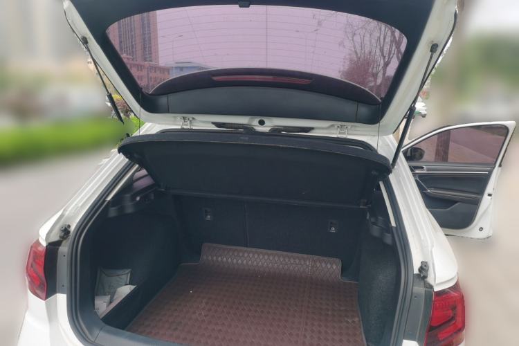 Used Volkswagen C-TREK 2018 230TSI DSG Luxury Version
