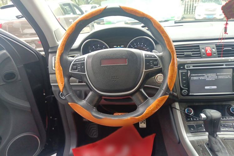 Used Haval H8 2015 2.0T Two-Wheel-Drive Standard Version
