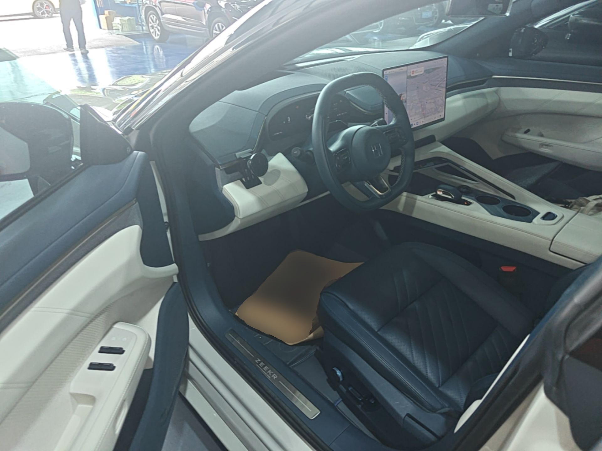 Zeekr 001 2025 WE Edition 95 kWh All-Wheel Drive — снимка 18
