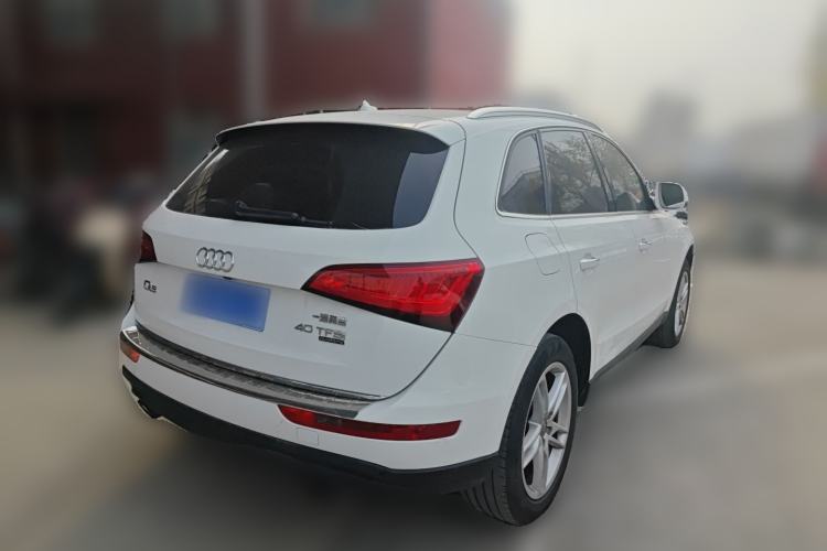 Used Audi Q5 2017 40 TFSI Comfort Model Rear Right 45 Deg