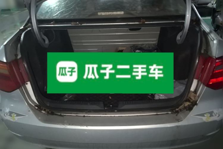 Used Volkswagen Jetta 2015 1.6L Manual Fashion Edition Trunk