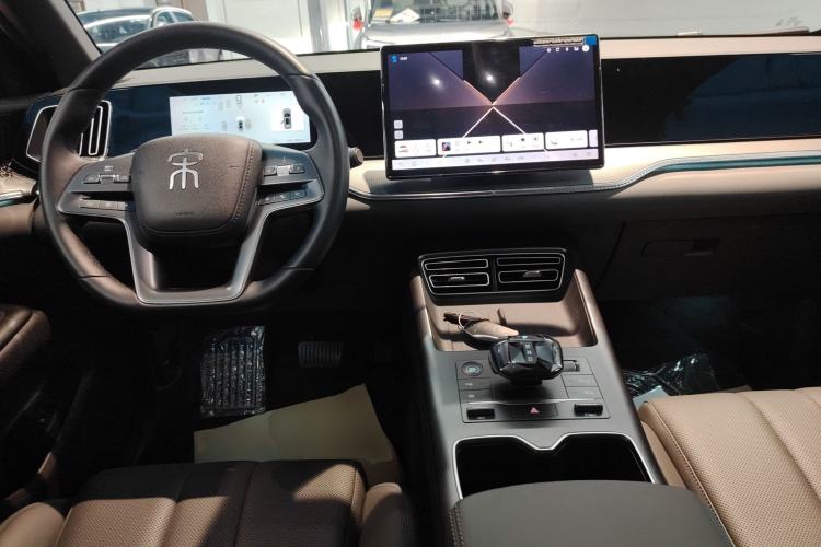 Used BYD Song Pro New Energy 2025 Second-Generation Intelligent Driving Version DM-i 115KM Superior Trim Center Console