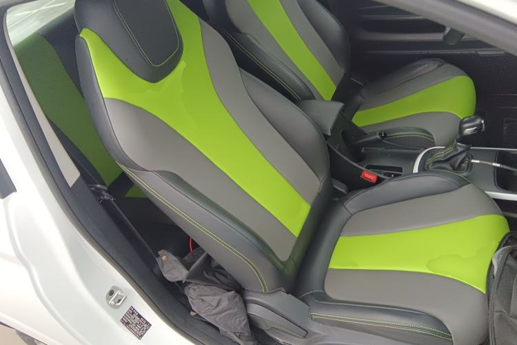 Used Roewe Clever 2021 302 km New Four-Seater Super-Efficient Version Right Front Seat