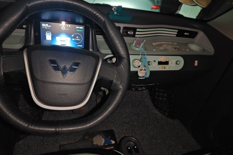 Used Wuling Hongguang MINIEV 2022 Macaron Premium Model – Lithium Ternary Battery Center Console