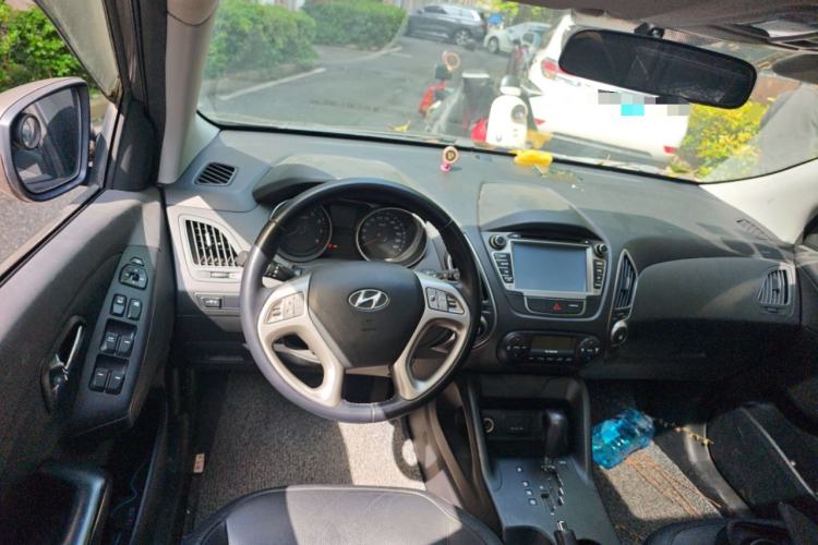 Used Hyundai ix35 2013 2.0L Automatic Two-Wheel Drive Smart GLS China IV Standard Steering Wheel