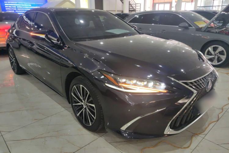 Used Lexus ES 2022 300h Deluxe Edition