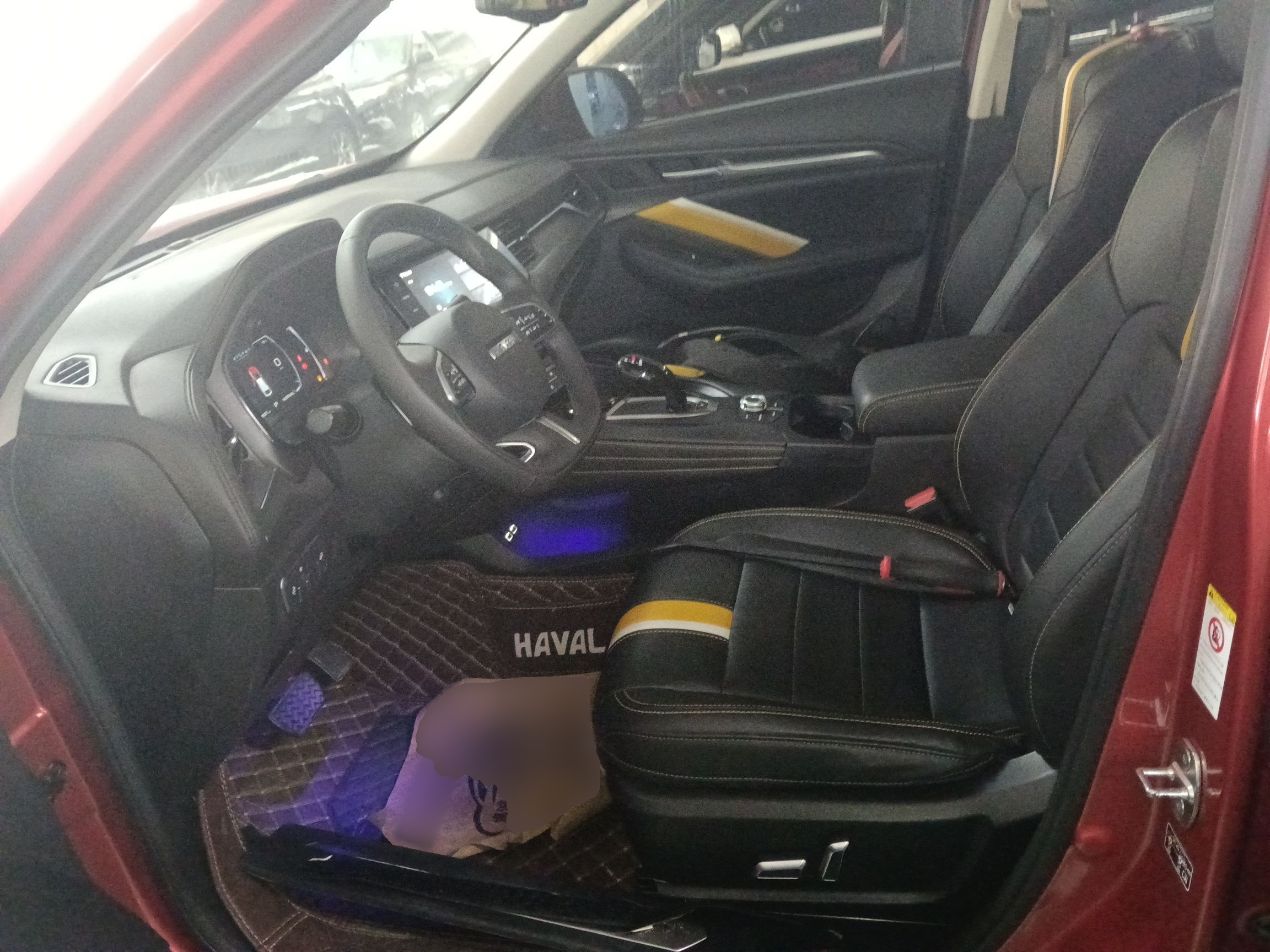 المقاعد الأمامية داخل السيارة